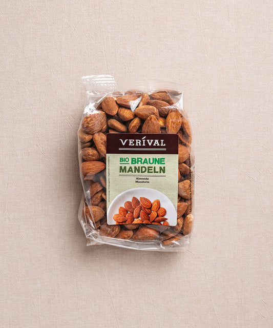 Eine Packung Mandeln von Verival Bio, reich an gesunden Fetten.