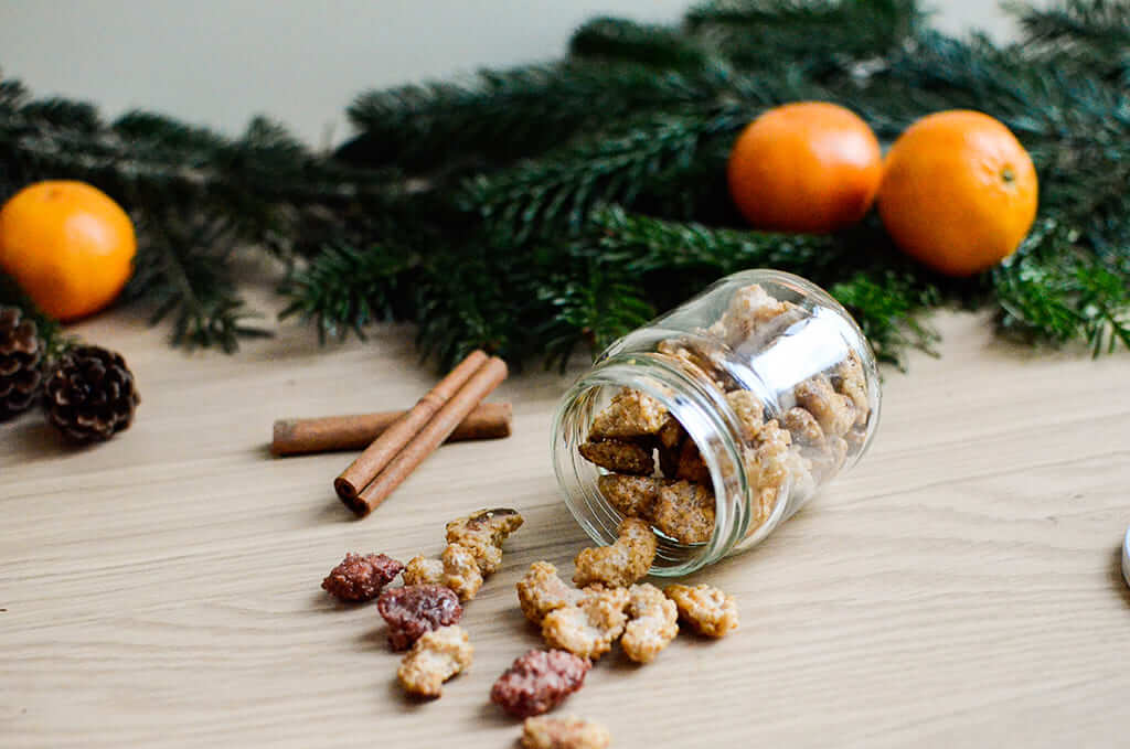 Roasted almonds and cashews