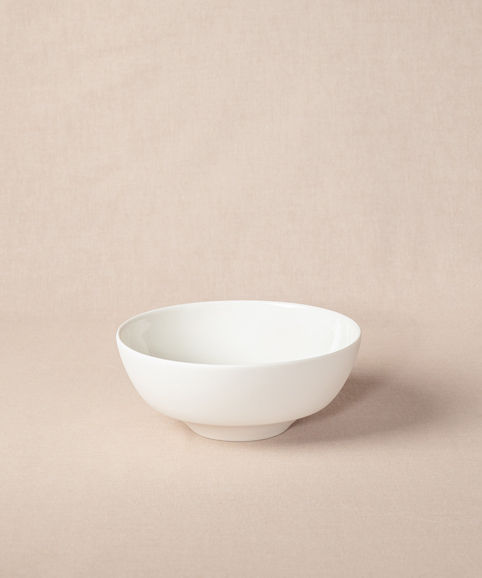 Die Verival Porridge Bowl von Kober aus nachhaltigem Porzellan ist die ideale Porridge-Schüssel. 